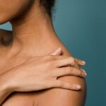 【理学療法士が解説】生理前に肩こりが悪化するのはなぜ？